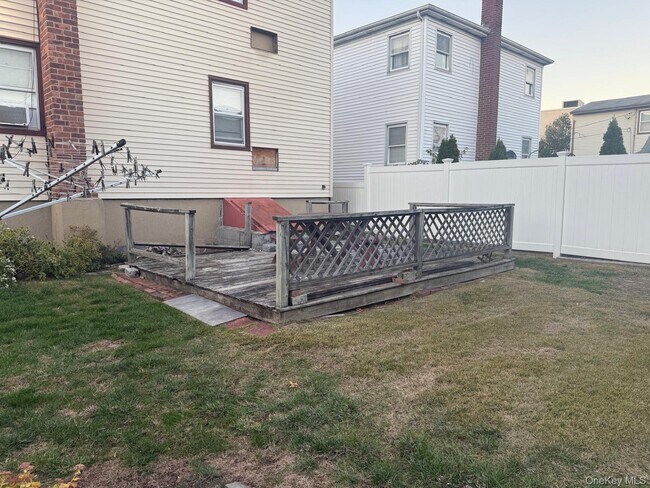 Building Photo - 110 Evergreen Ave