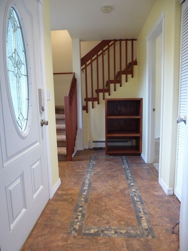 Building Photo - Pet Friendly Attached Home w/ Fenced in Yard in the valley!