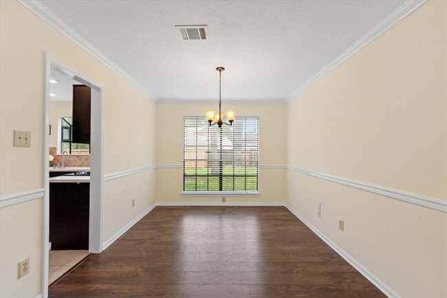 Building Photo - 3807 Forest Village Dr