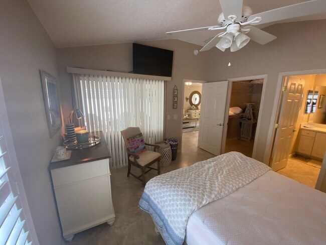 Building Photo - Beautiful Fully Furnished, SEASONAL RENTAL, Courtyard Villa In the Cottages at Summerchase