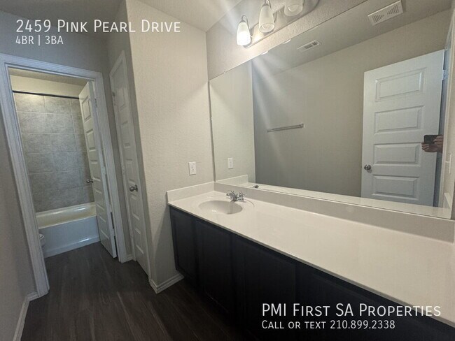 Building Photo - 2459 Pink Pearl Dr