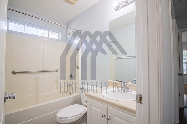 Building Photo - 174 Aquinnah Dr