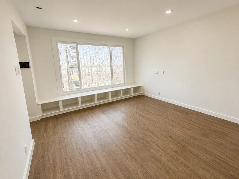 Building Photo - 265 Lobos St