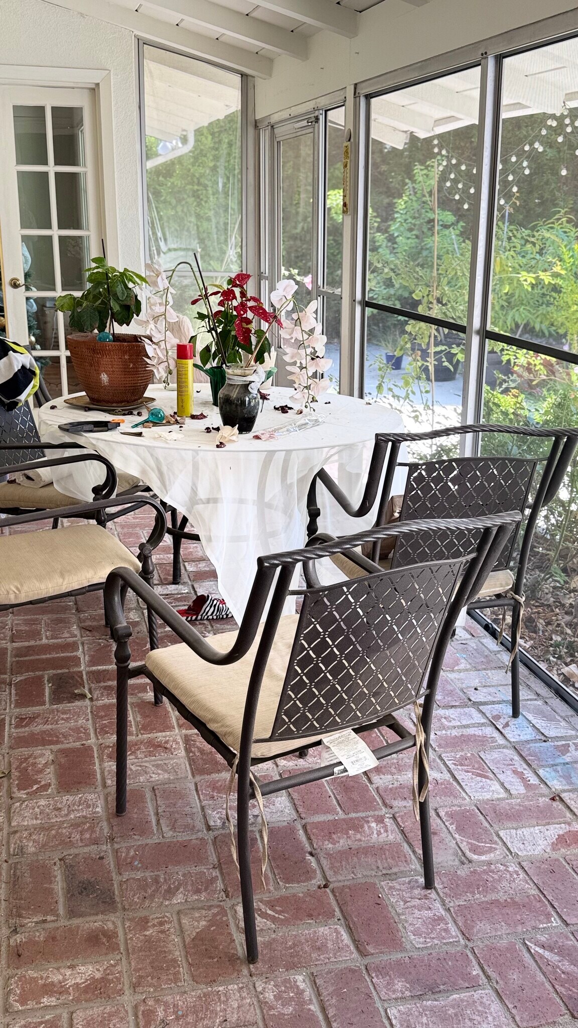 Porch - 23724 Aetna St