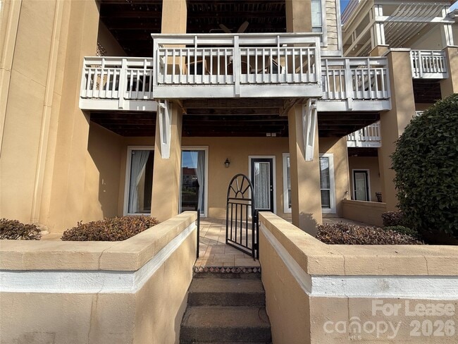 Building Photo - 18009 Kings Point Dr