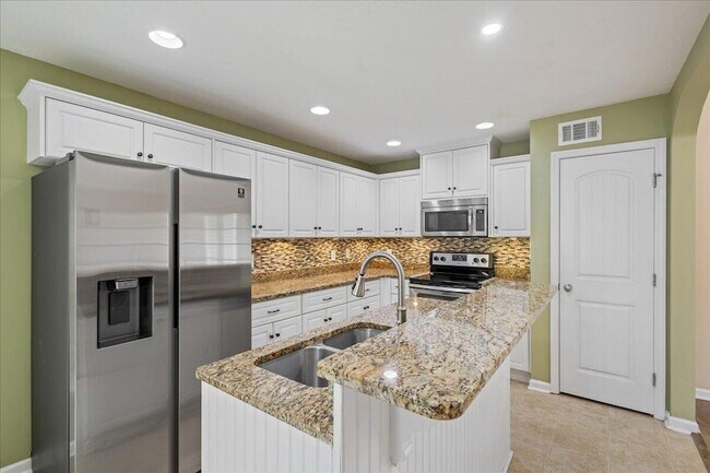 Building Photo - 2121 Grv Lndg Wy