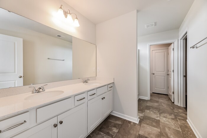 Building Photo - 105 Percheron Dr