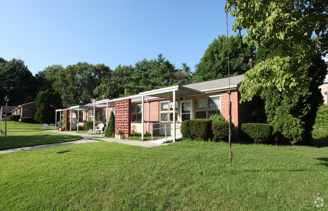 Primary Photo - Gordon Court Neighborhood