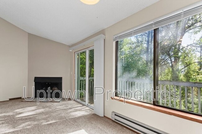 Building Photo - 250 Cervantes Cir