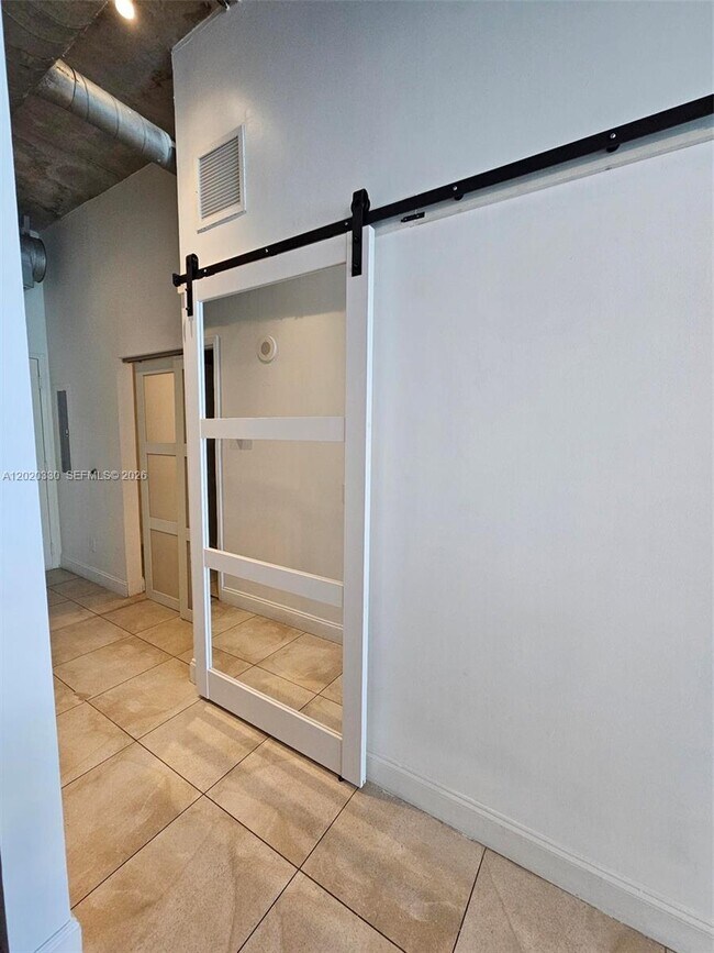 Building Photo - 3029 NE 188th St