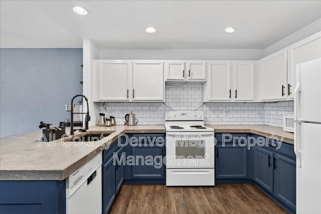 Building Photo - 9611 Elk Mountain Cir