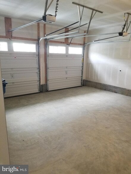 Building Photo - 4403 Thompson Dr