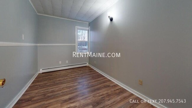 Building Photo - 513 Main St