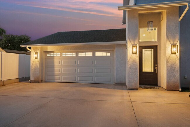 Building Photo - 1219 Denver Ln