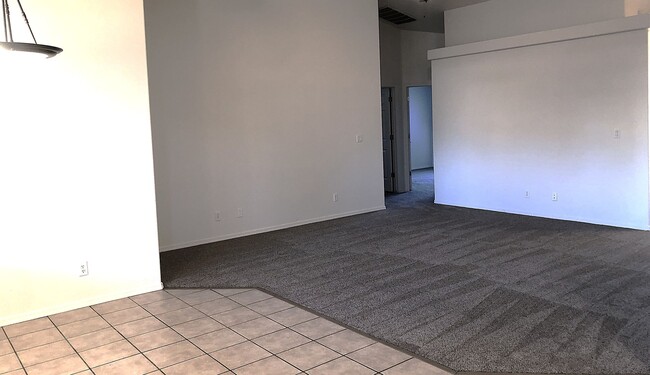 Building Photo - 3+2 Stylish and comfortable place to call home!