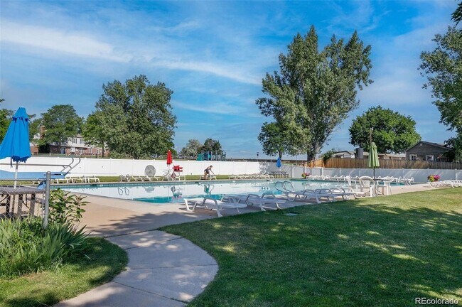 Building Photo - 306 Mulberry Cir