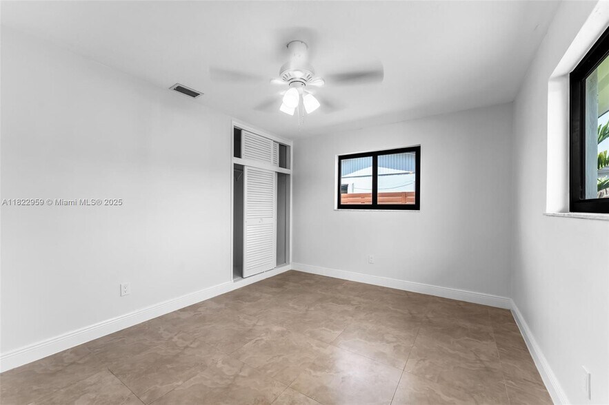 Building Photo - 9140 SW 45th Ter