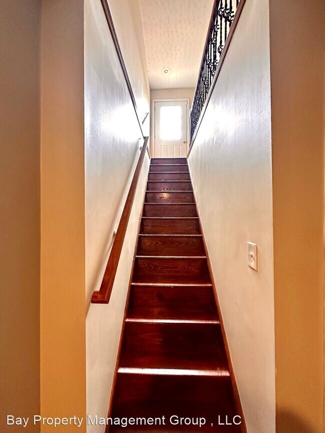 Building Photo - 3 br, 2 bath House - 1123 Race Street