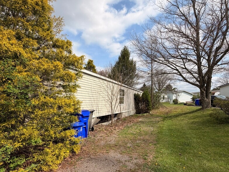 Building Photo - 4671 Old Rte 19