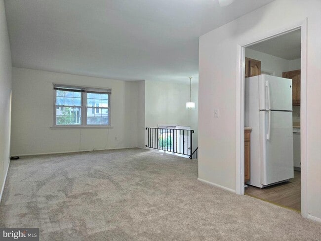 Building Photo - 901 Country Terrace
