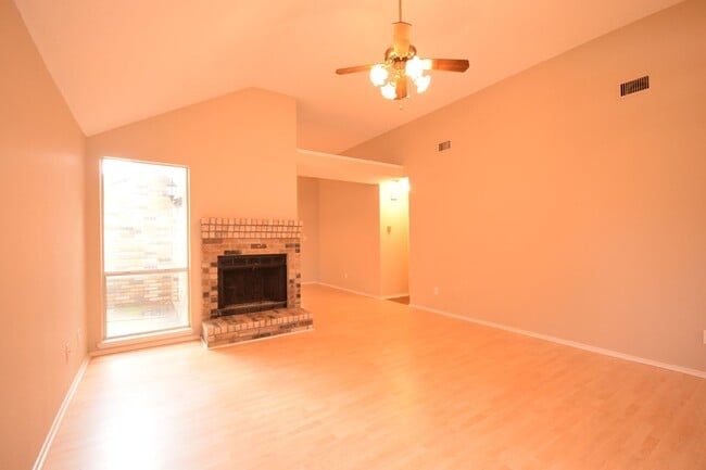 Building Photo - 1117 Brewer Dr