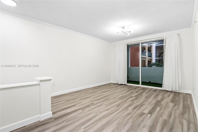 Building Photo - 17150 N Bay Rd