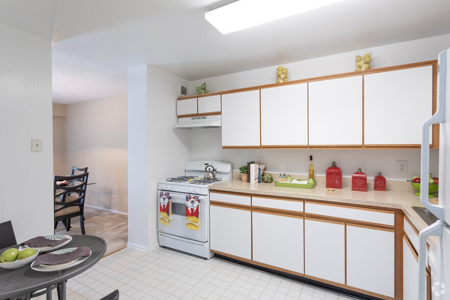 2BR, 2BA - 1,000 SF - Classic - Trillium