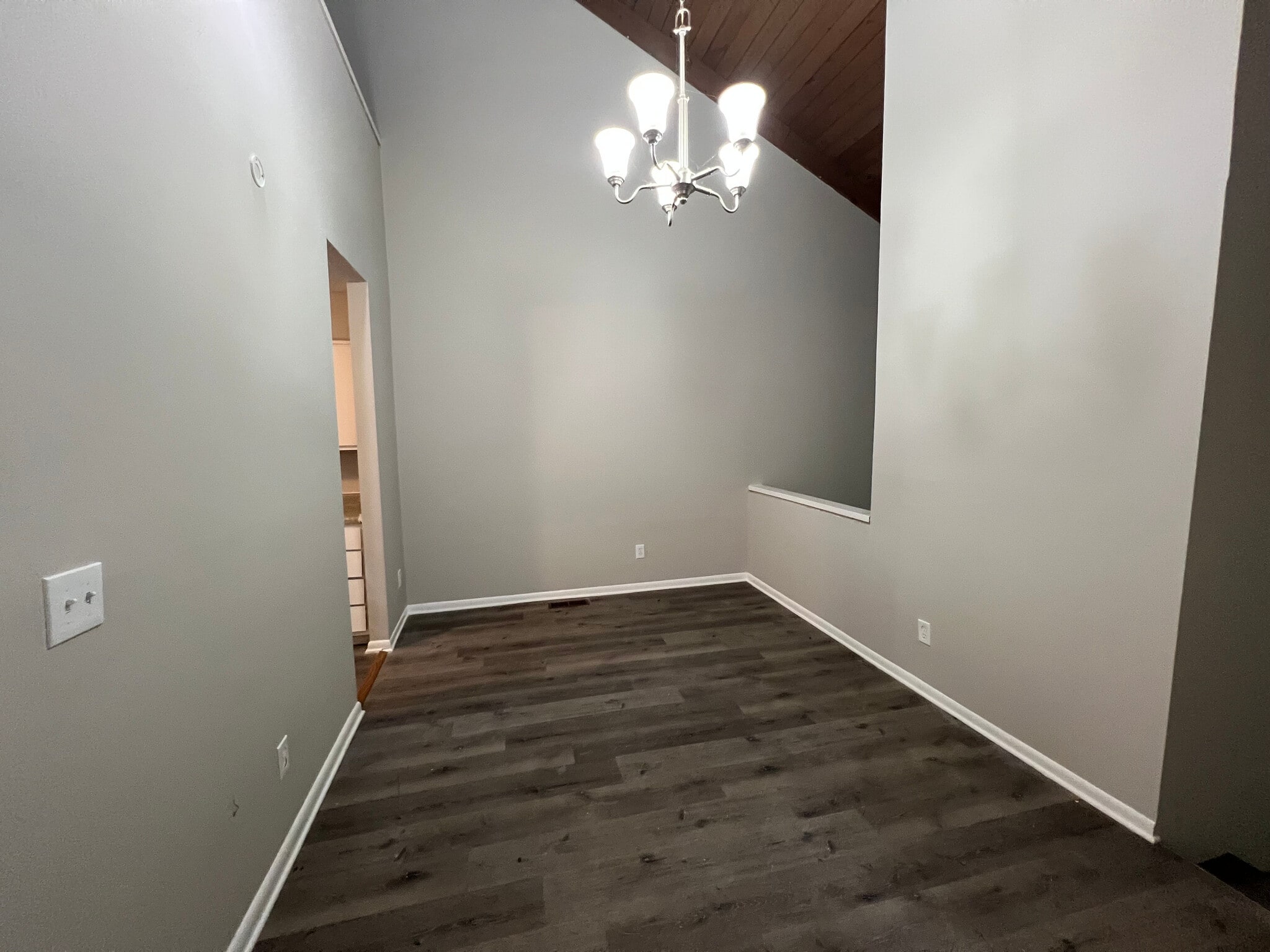 Building Photo - Room in Townhome on Terrace Trail