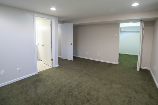 Building Photo - 4841 Lamb Dr