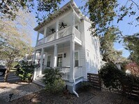 Building Photo - 1051 Phillips Park Dr