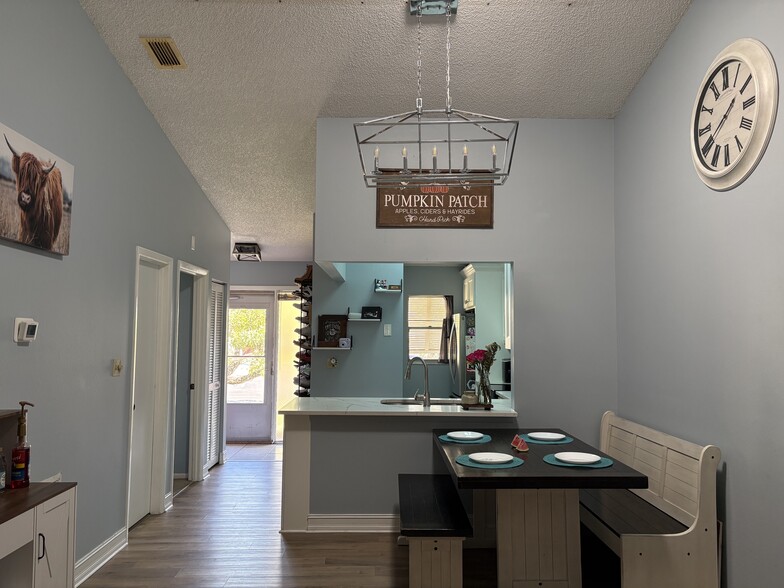 Building Photo - 746 N Jefferson Ave