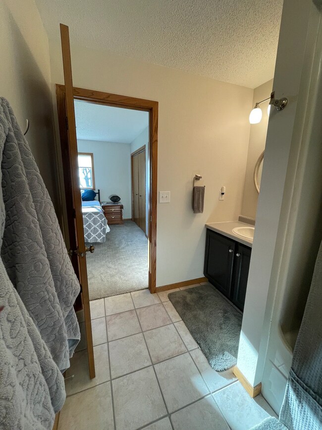 Building Photo - 41208 Marion Dr N