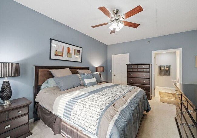 Building Photo - Bright & Spacious 2BR/2BA Condo with Covered Parking Near Train Station