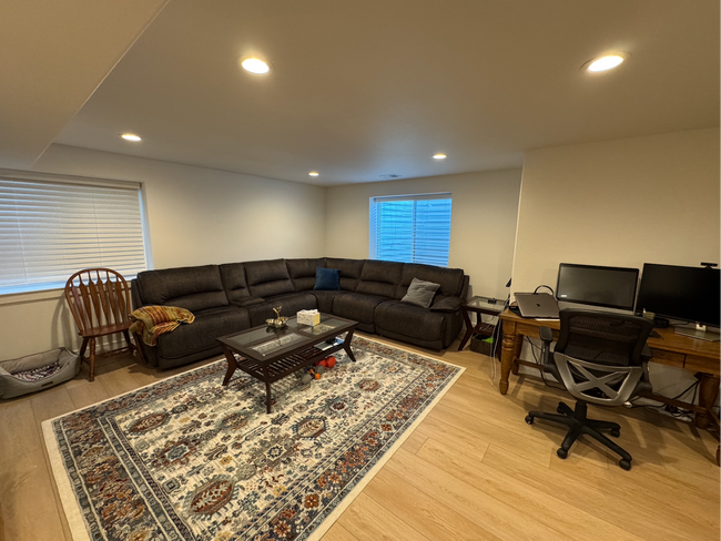 Building Photo - Gorgeous 4 Bed, 3.5 Bath Home | 3,100+ Sq ...