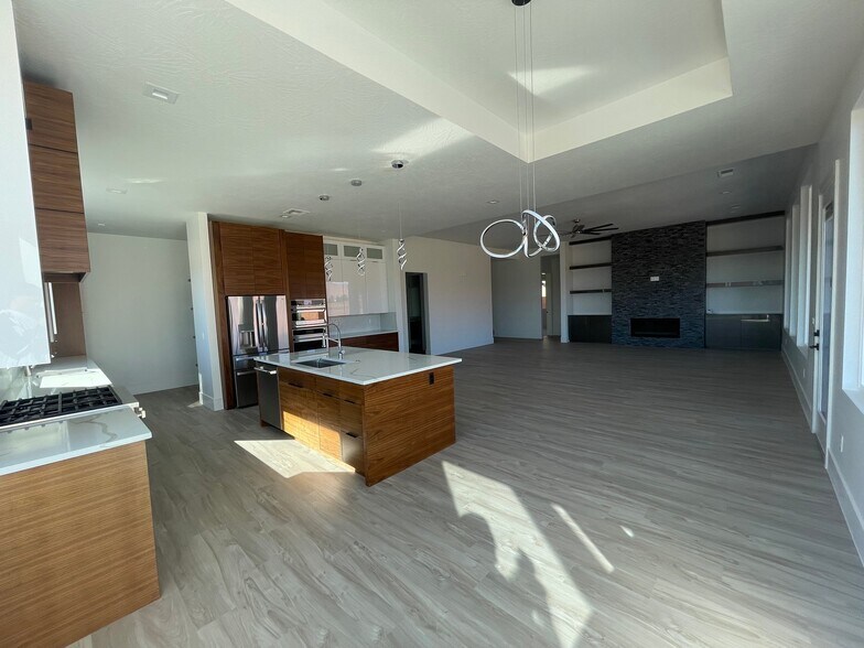 Building Photo - 169 Terrace Ln
