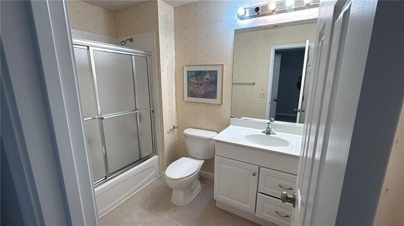 Building Photo - 1880 Willshire Glen