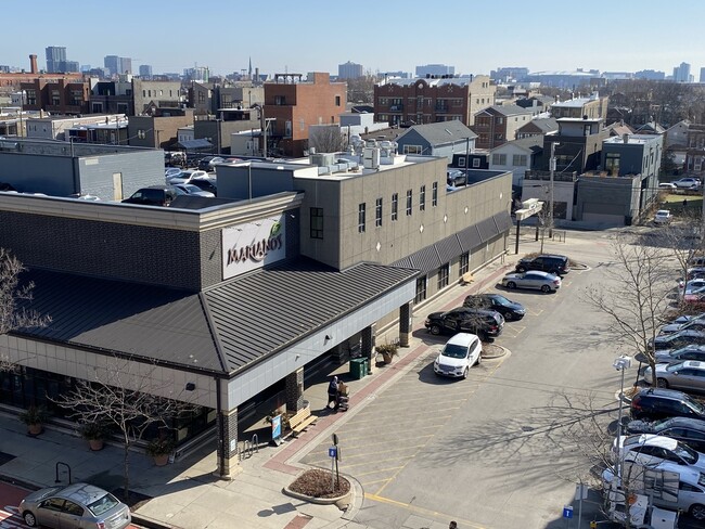 Building Photo - 2054 W Chicago Ave