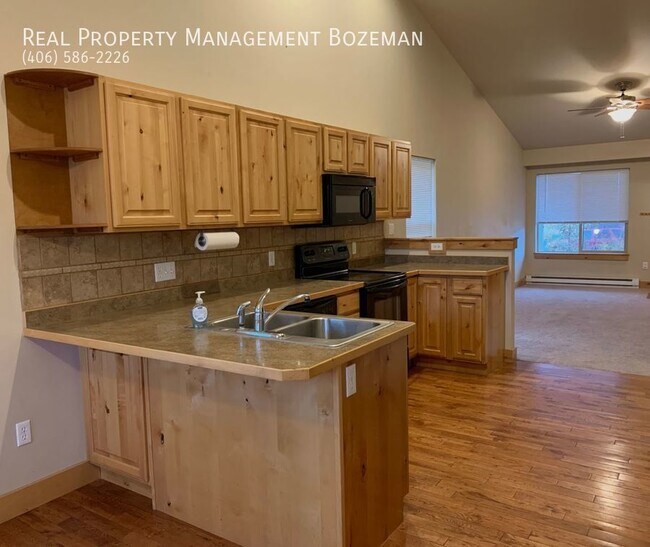 Building Photo - 170 Talon Way