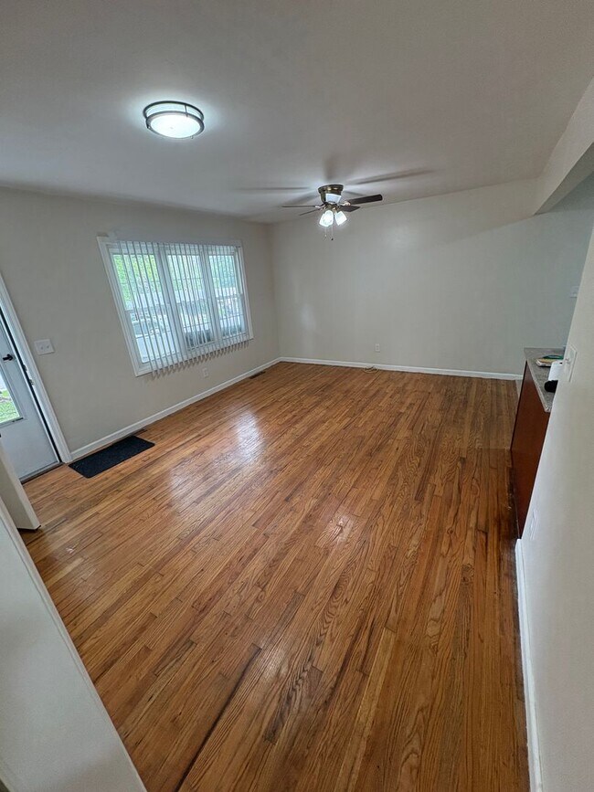 Building Photo - Cozy 3 Bedroom / 2 Bath Updated Home with Large Fenced Yard and Brand-New Multi-Level Deck
