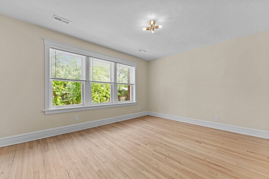 Building Photo - 7350 Amherst Ave