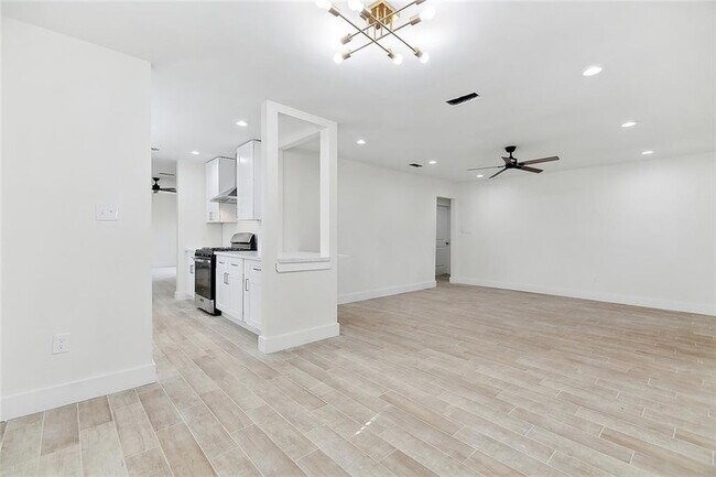 Building Photo - 1808 Elise Ave