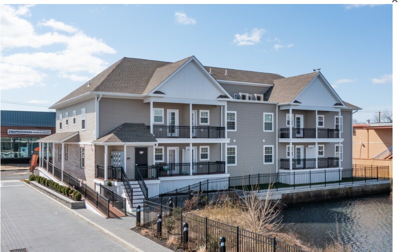 Building Photo - 1163 Montauk Hwy