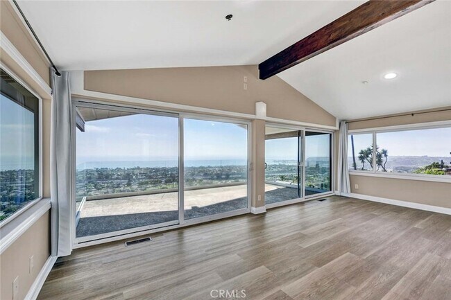 Building Photo - 3921 Calle Real