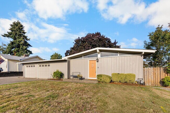Building Photo - 2637 NE 138th Pl