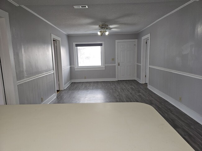 Building Photo - 2034 Jenkins Dairy Rd