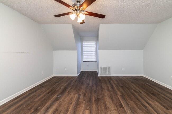 Building Photo - 928 Chip Cove Ln