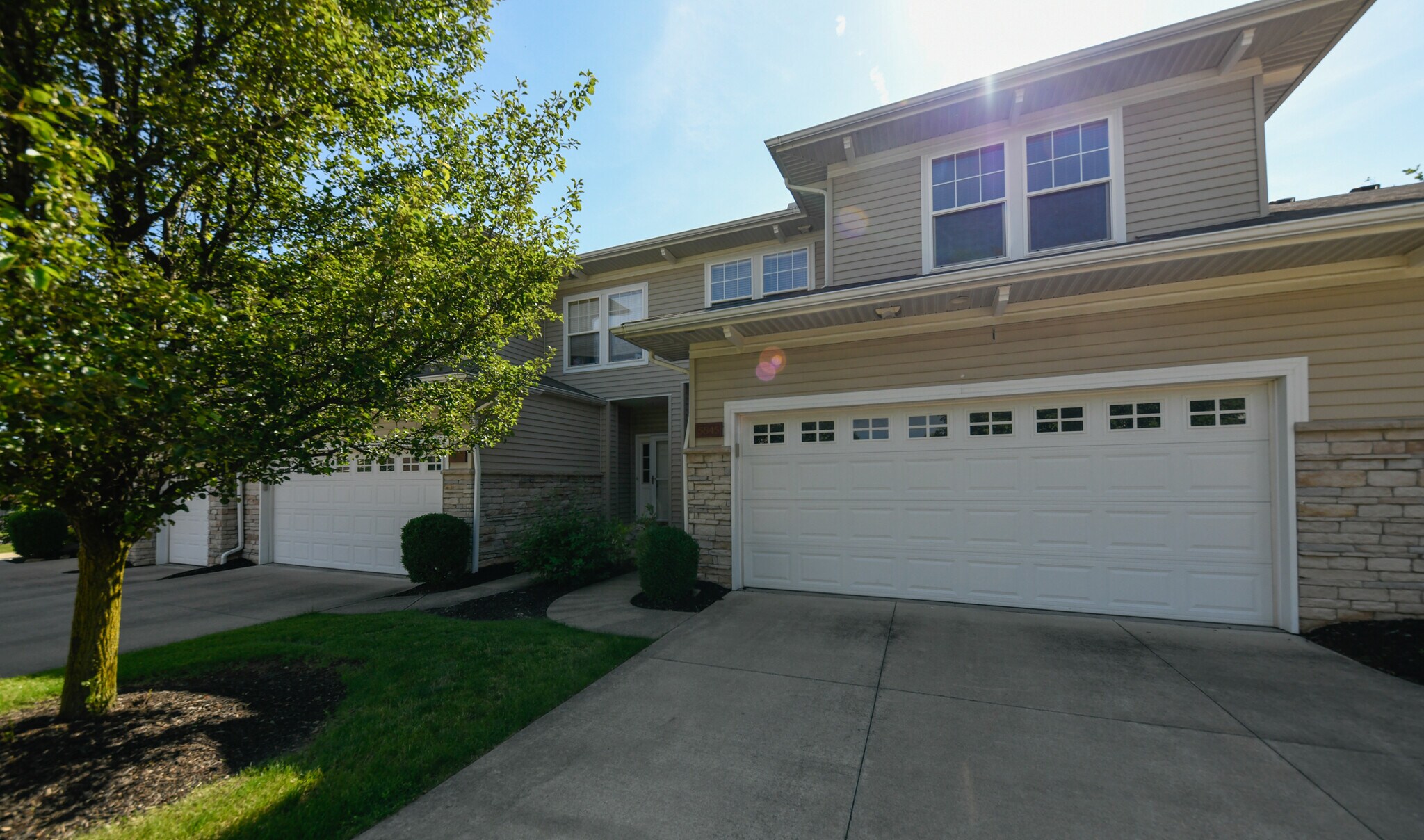 Building Photo - 5845 Crescent Ridge Dr
