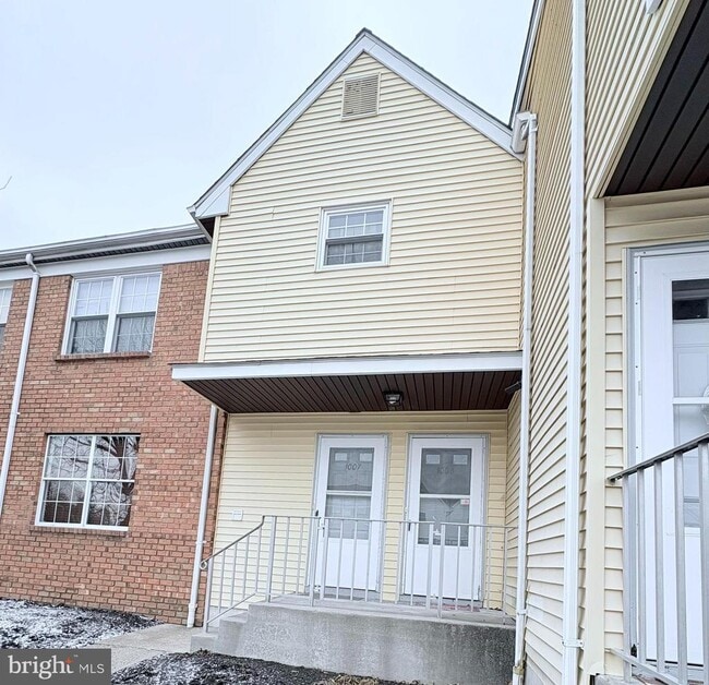 Building Photo - 1007 Woodchip Rd