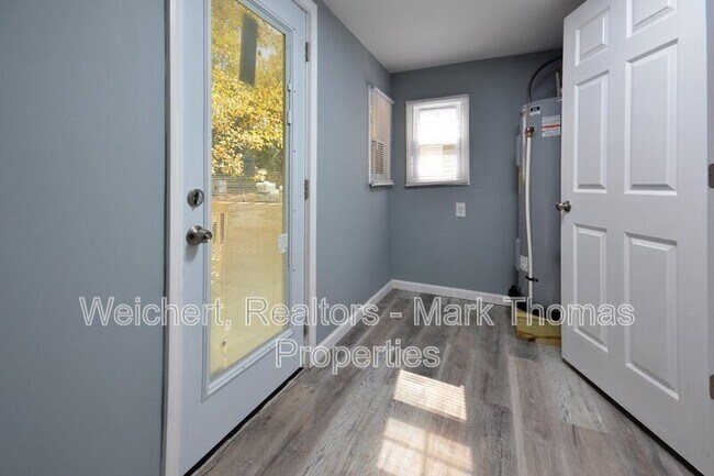 Building Photo - 216 N Guthrie Ave