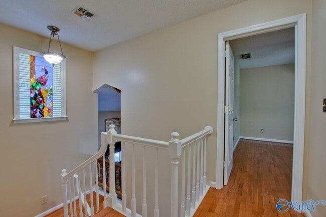 Building Photo - 3018 Live Oak Ln SW